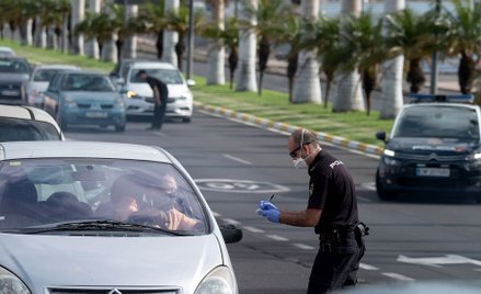 Hiszpania: Burmistrz złamał obostrzenia i ugryzł policjanta. Zrezygnował ze stanowiska