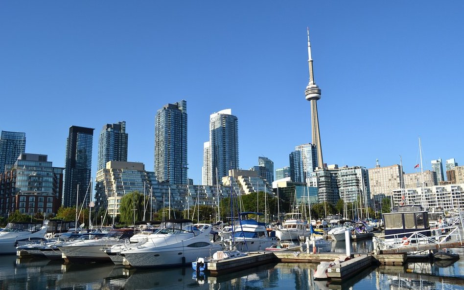 Również w Kanadzie ekspatrianci pracują średnio ok. 41,1 godzin tygodniowo.