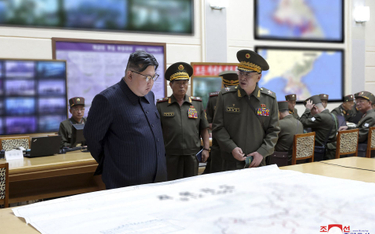 Kim Dzong Un obserwował ćwiczenia północnokoreańskiej armii