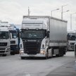 Międzynarodowe przewozy transportowe realizuje 150 tys. tirów z Polski. Wywołuje to złość rywali z E