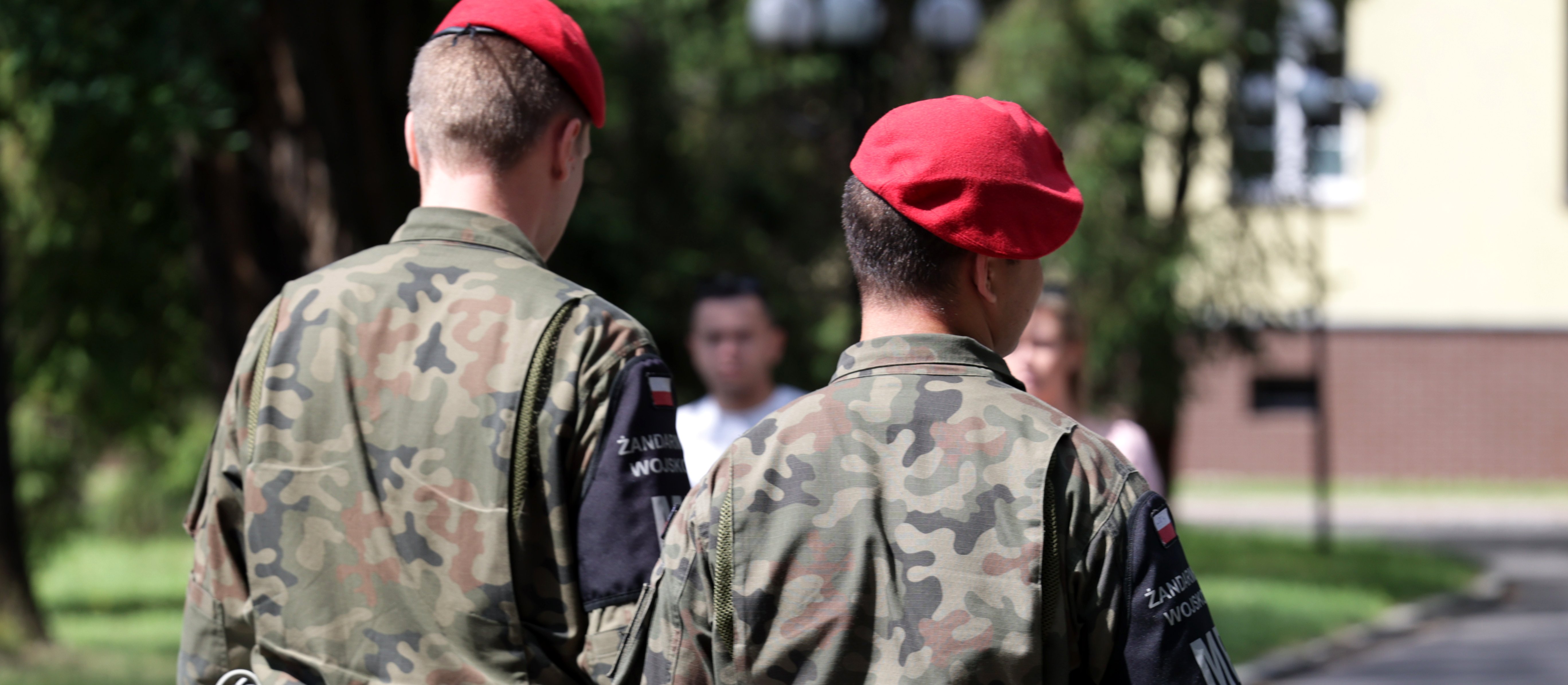 Co może Żandarmeria Wojskowa? Kiedy można dostać od niej mandat? Przepisy mówią jasno