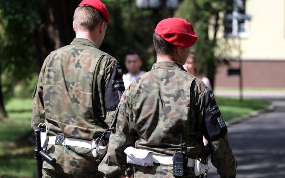 Uprawnienia Żandarmerii Wojskowej. Na kogo i za co żołnierze mogą nałożyć mandat?