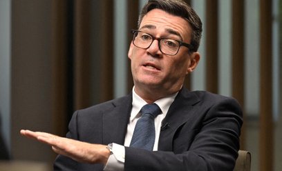 W Wielkiej Brytanii władzę objął Andy Burnham zapowiadający najgłębszą zmianę modelu rządzenia od cz