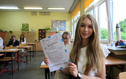 Uczniowie przed egzaminem ósmoklasisty w Szkole Podstawowej nr 21 im. Orląt Lwowskich w Gorzowie Wie