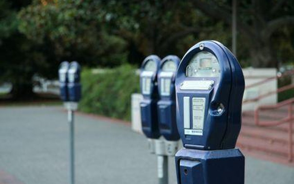 Za drugą i trzecią godzinę parking musi być droższy