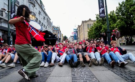 Hitem na miarę islandzkiego klaskania „huh!” z Euro 2016 jest wiosłowanie w wykonaniu norweskich kib