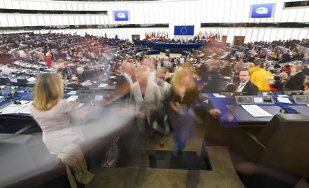 Sondaż "Wiadomości" TVP: PiS przed Koalicją Europejską