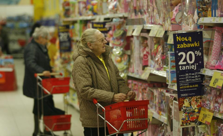 Konsument w supermarkecie