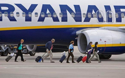Ryanair podnosi opłaty