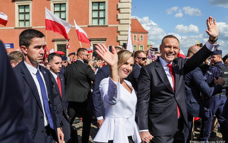 Para prezydencka pozdrawiała zebranych
