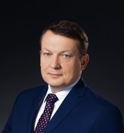 Szefowie głównych instytucji finansowych na rosnącym w siłę rynku pracowniczych planów kapitałowych.