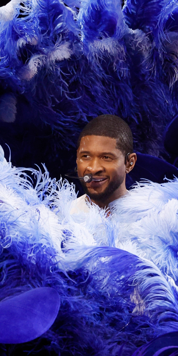 W tym roku główną gwiazdą Super Bowl był piosenkarz R&B Usher, który niedzielnym występem chciał ucz