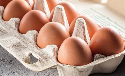 Jaja wycofano ze sprzedaży, wykryto salmonellę na fermie drobiu