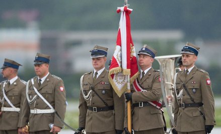Powrót do tradycyjnych stopni wojskowych byłby przełomem w polskiej armii.