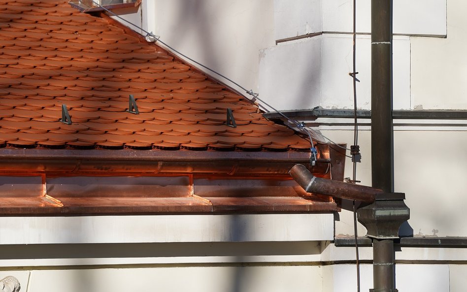 Standard prac podniosło zastosowanie blachy miedzianej do wykonania wszystkich obróbek blacharskich,