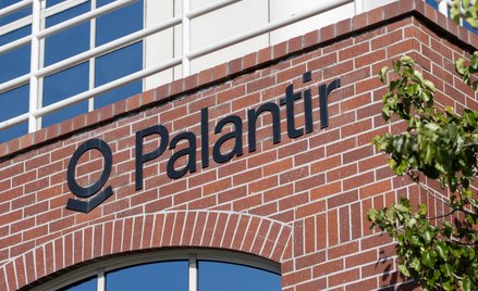 Palantir mocno zyskuje na wartości i korzysta z rządów Trumpa