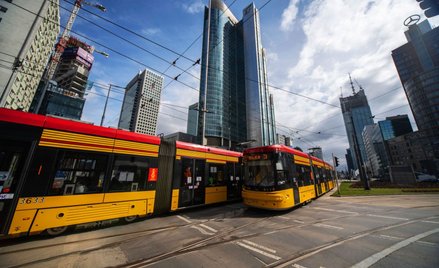 Pracownicy powoli wracają do biur, ale nie wszędzie