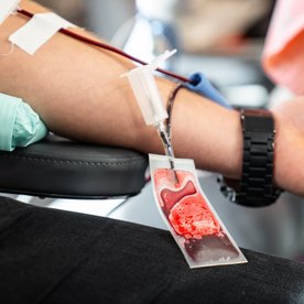 Krwiodawcą może zostać każdy zdrowy człowiek w wieku od 18 do 65 lat.