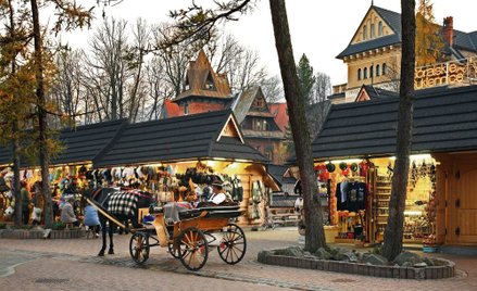 Zakopane – dla jednych miejsce kultury, rezerwuar tradycji i brama do Tatr, dla drugich jarmark tury