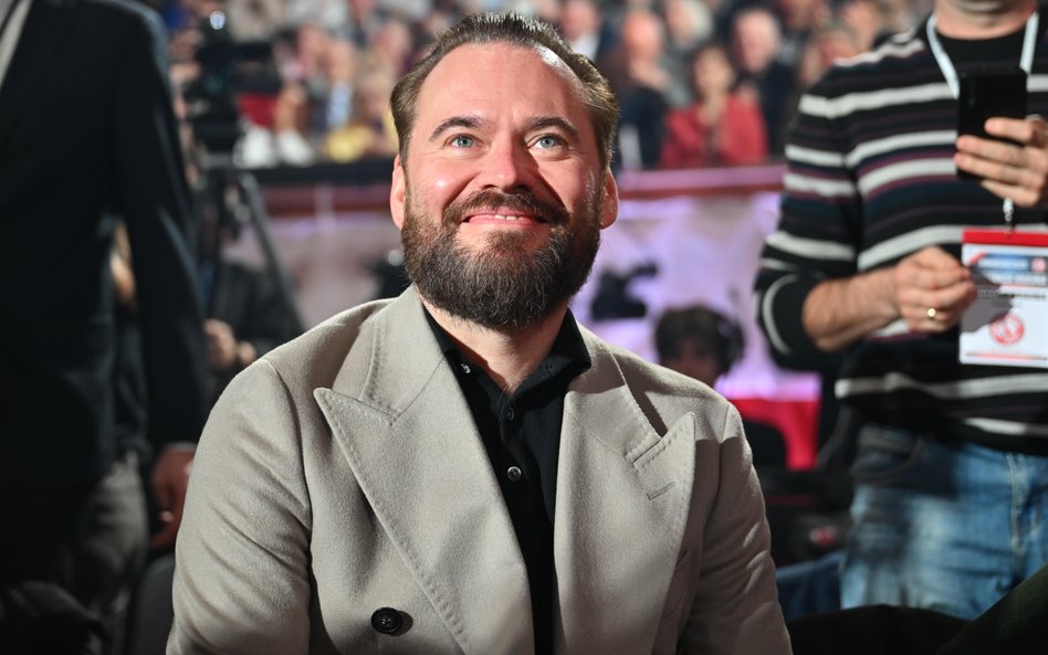 Im bardziej stare elity krytykują nowe, populistyczne media (dobrym przykładem jest tu Kanał Zero), 