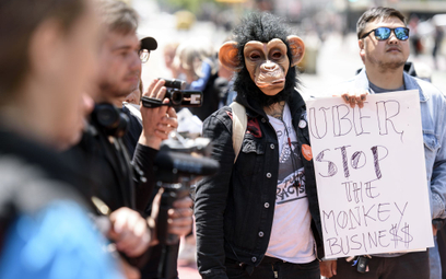 Kierowcy Ubera protestują przed siedzibą firmy w San Francisco w Kalifornii, domagając się wyższych 
