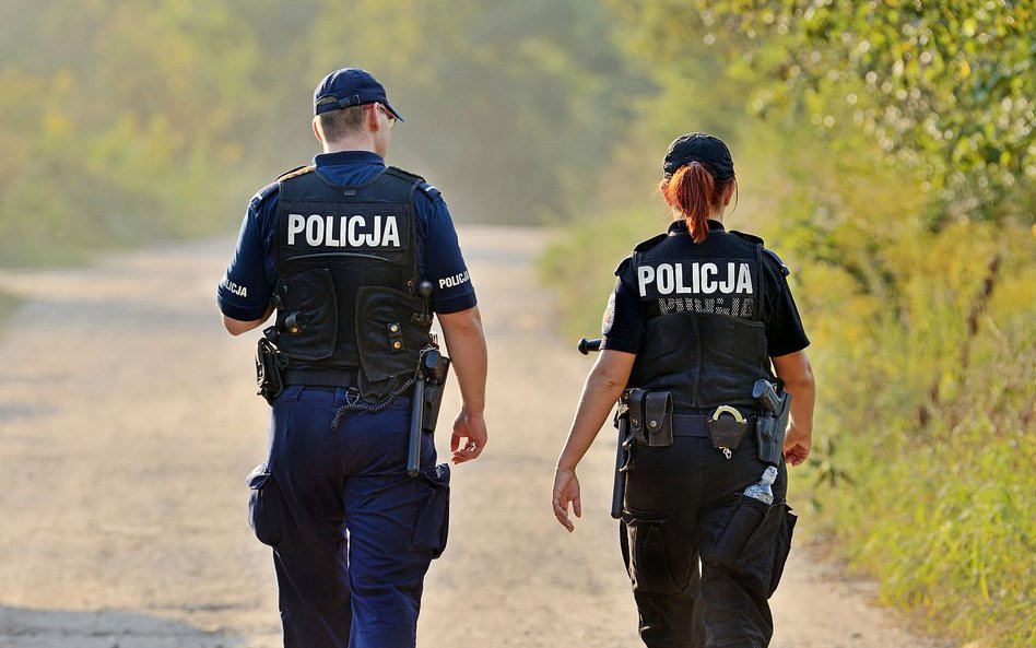 Małopolska Policja zamawia wodę w butelkach bez kaucji. Z takiego rozwiązania korzystają również inn