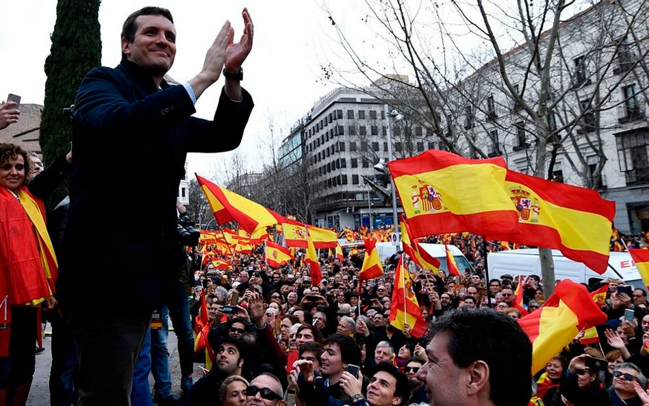 Sondaże wskazują, że lider Partii Ludowej Pablo Casado ma największe szanse zostać nowym premierem H