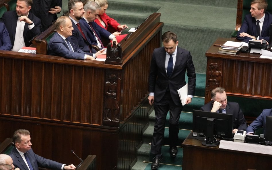 Słabsze wpływy z VAT niepokoją. Czy rząd będzie musiał podnieść deficyt?