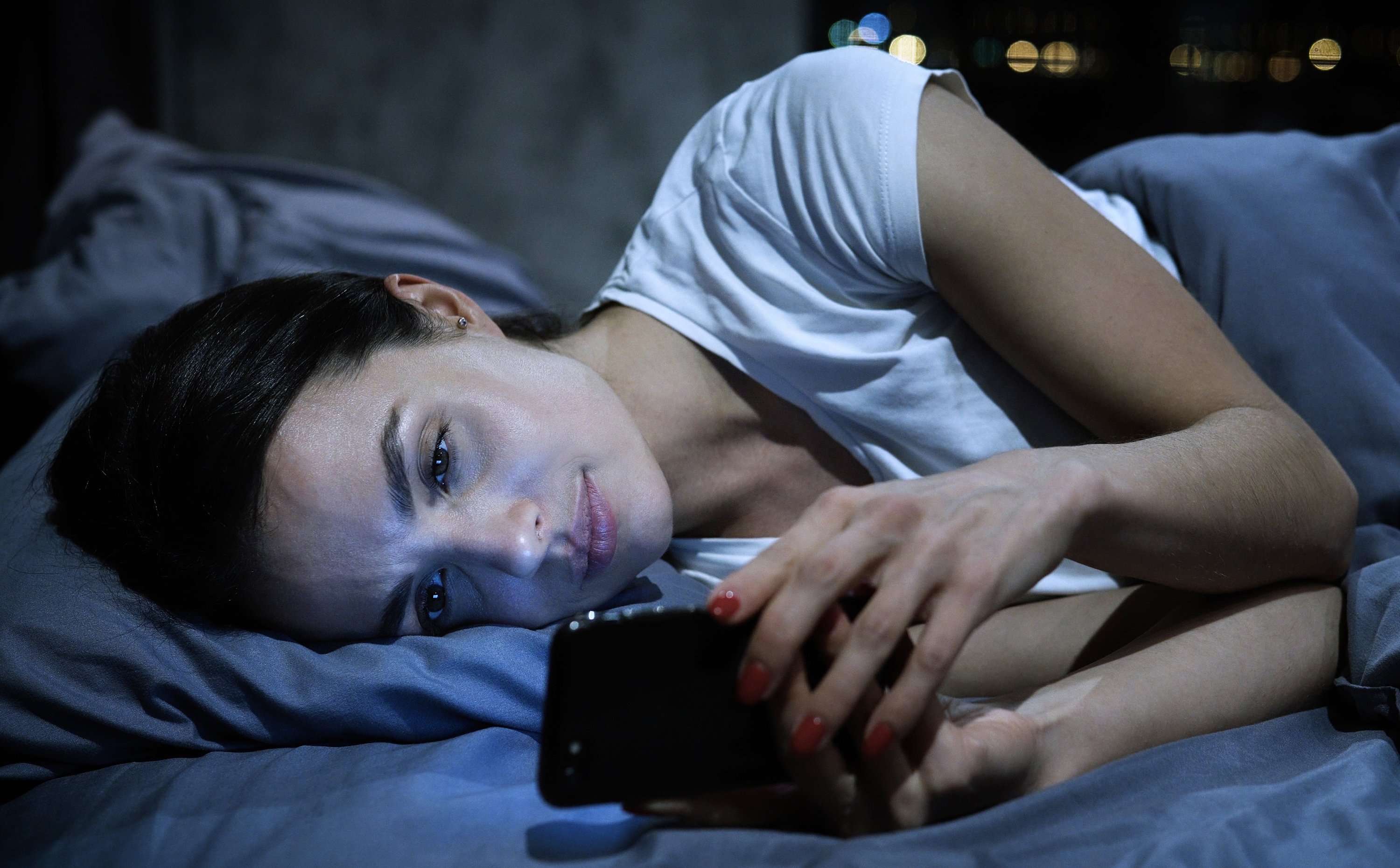 Opóźnianie snu – niekorzystny dla zdrowia nawyk dopada coraz więcej osób. Czym grozi?