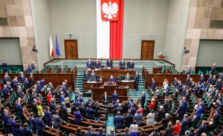 Godło będzie musiał wymienić m.in. Sejm. Złote mają stać się całe nogi orła, a nie tylko szpony