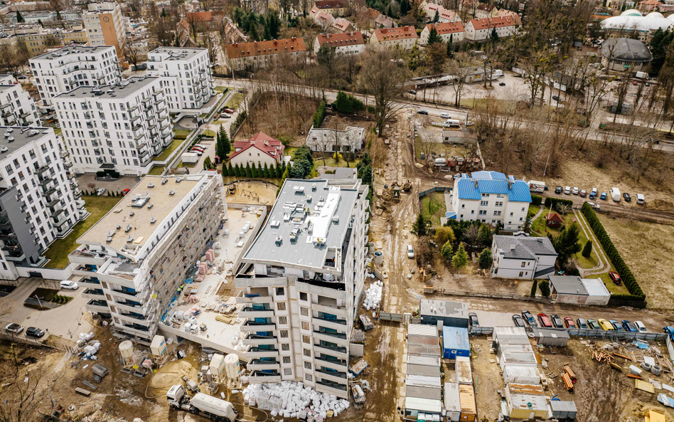 Spadek sprzedaży mieszkań szansą dla funduszy