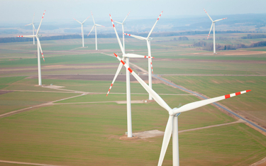W 2023 r. udział OZE, w tym głównie lądowych farm wiatrowych, w produkcji energii ogółem wyniósł 27 