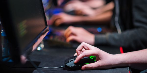 AI zabija rynek PC. Gracze rezygnują z nowych komputerów