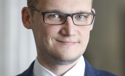 Szefernaker: Opozycja chce wojny ideologicznej