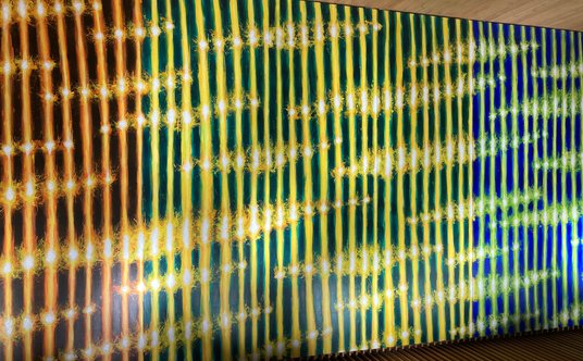 Abstrakcyjny obraz na płótnie autorstwa prof. Leona Tarasewicza wystawiony w polskim pawilonie na EX