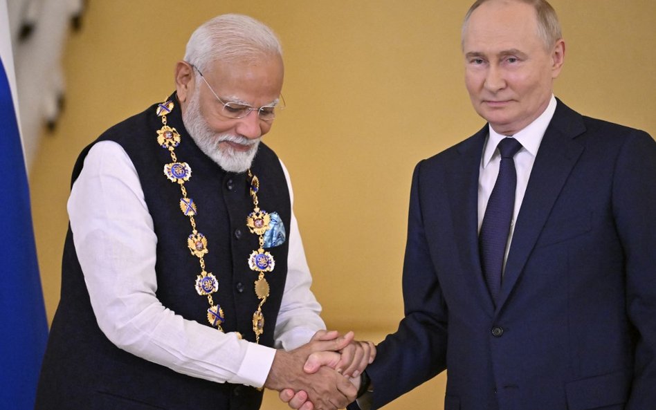 Indyjski premier, Narendra Modi, w dniu przyjazdu do Moskwy – a jednocześnie w dniu, w którym Rosjan