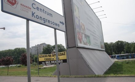 W tym bilbordzie mieszkają bezdomni