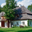 W dworze Tetmajerów w Łopusznej mieści się dziś Muzeum Kultury Szlacheckiej.