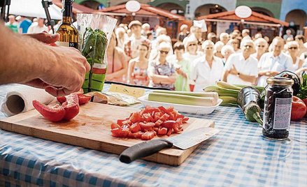 Atrakcjami festiwalu są pokazy i konkursy kulinarne