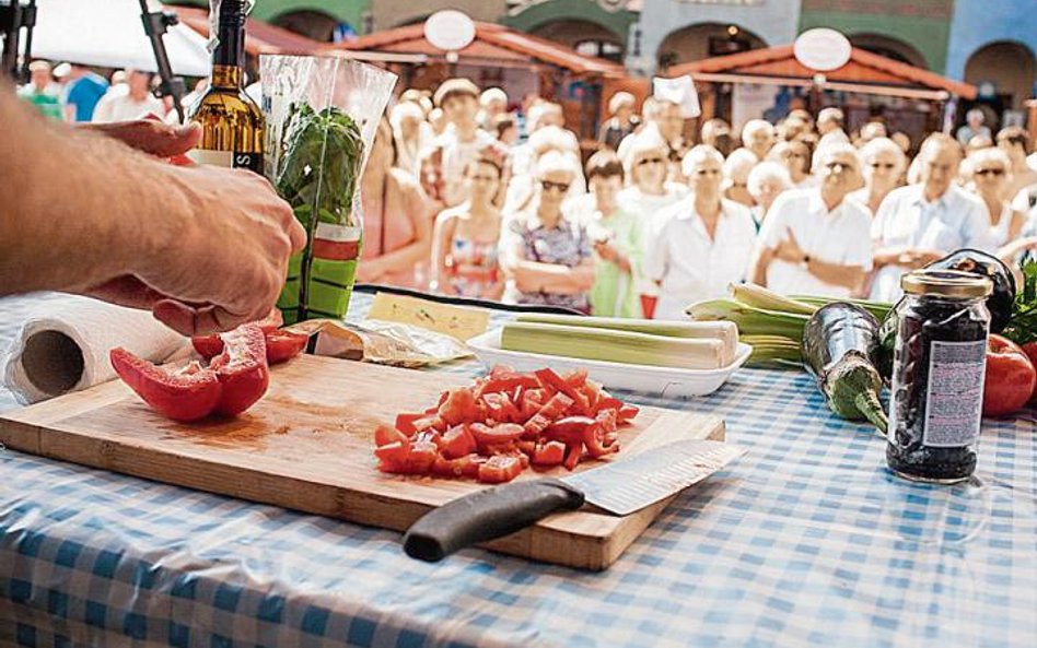 Atrakcjami festiwalu są pokazy i konkursy kulinarne