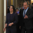 Annalena Baerbock i Siergiej Ławrow