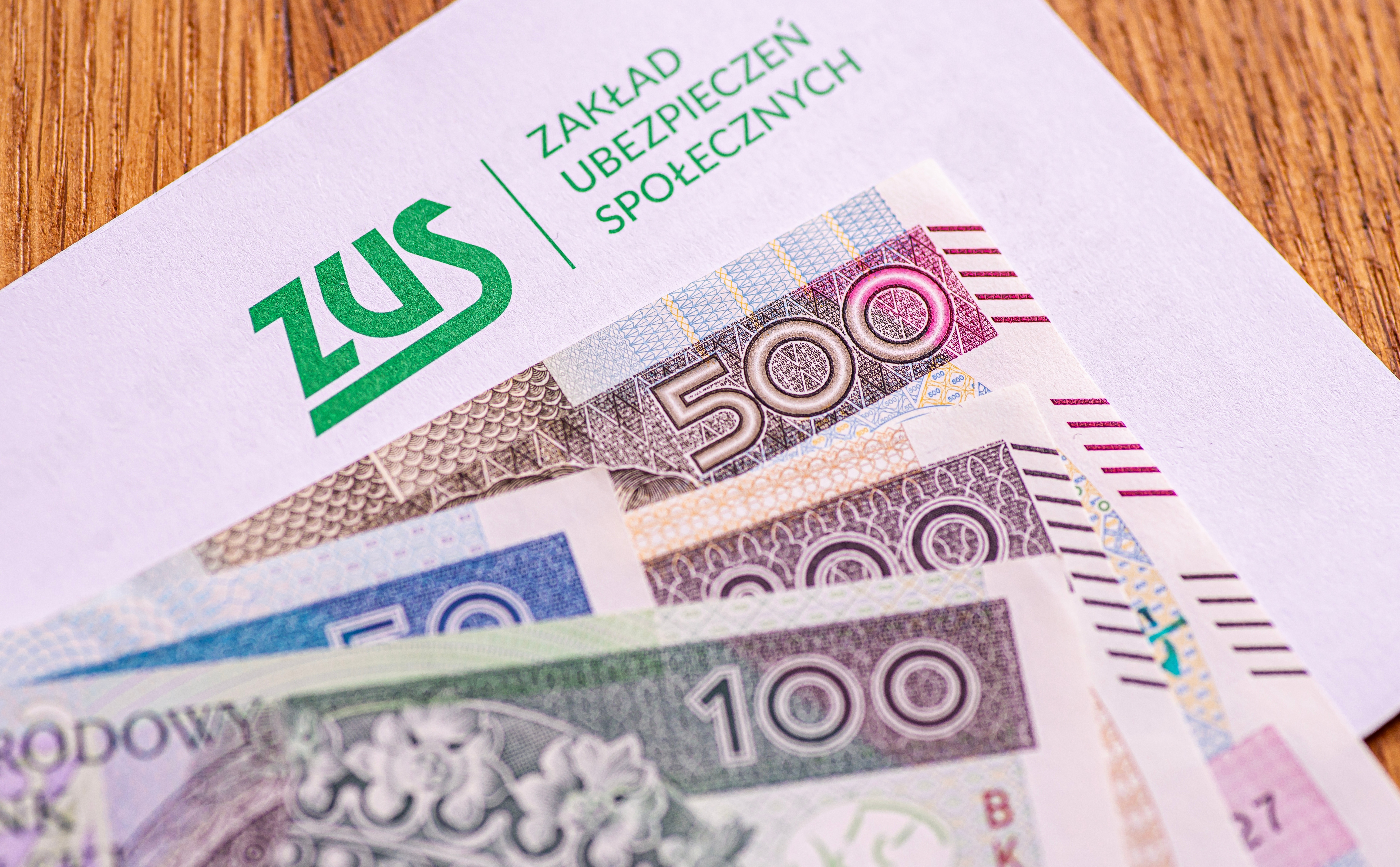 ZUS szykuje się do wypłaty dodatku do renty socjalnej