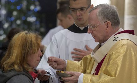 Polacy są ciągle religijni, ale bierni