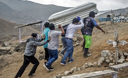 Covid-19. Średnia tygodniowa: śmierć co 9 sekund