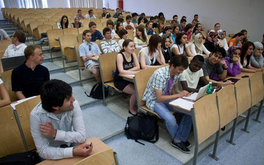Zagranicznych studentów przybędzie na polskich uczelniach