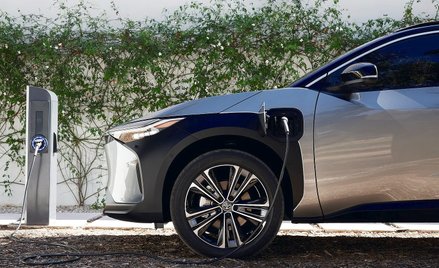 Po pół roku tylko 361 podpisanych umów o dotacje z programu "Mój elektryk"