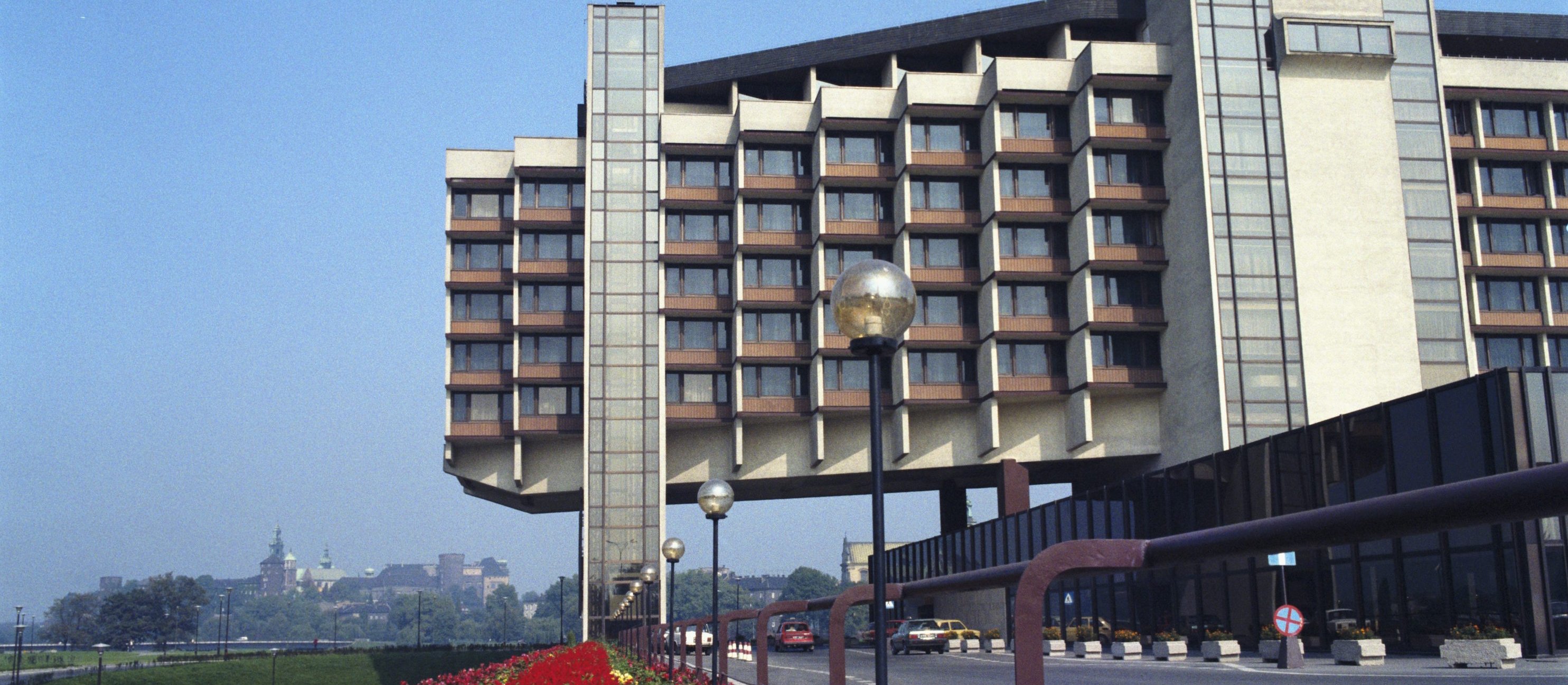 Najnowszy zabytek Krakowa. Betonowy kolos, który miał być symbolem Polski Gierka