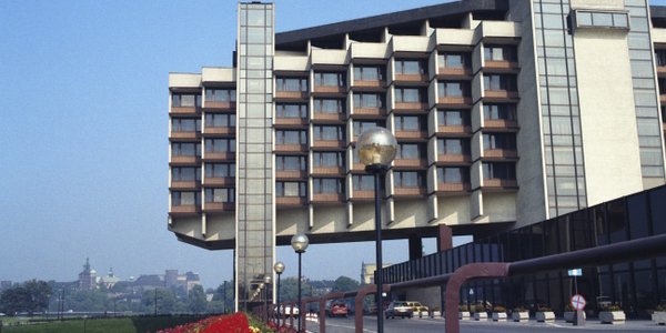 Najnowszy zabytek Krakowa. Betonowy kolos, który miał być symbolem Polski Gierka