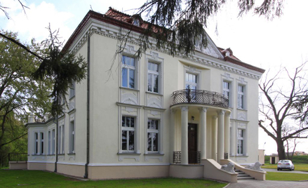 Muzeum Witolda Gombrowicza zostało uroczyście otwarte 10 października 2009 roku z udziałem Rity Gomb