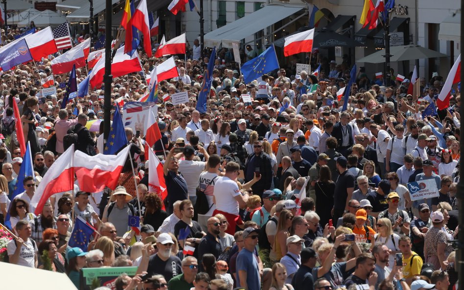 W szkołach potrzebni są młodzi nauczyciele - mówiono na marszu